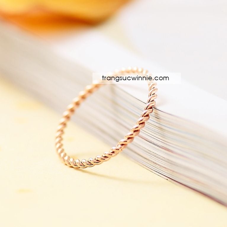  Nhẫn titan Tiny Twist 