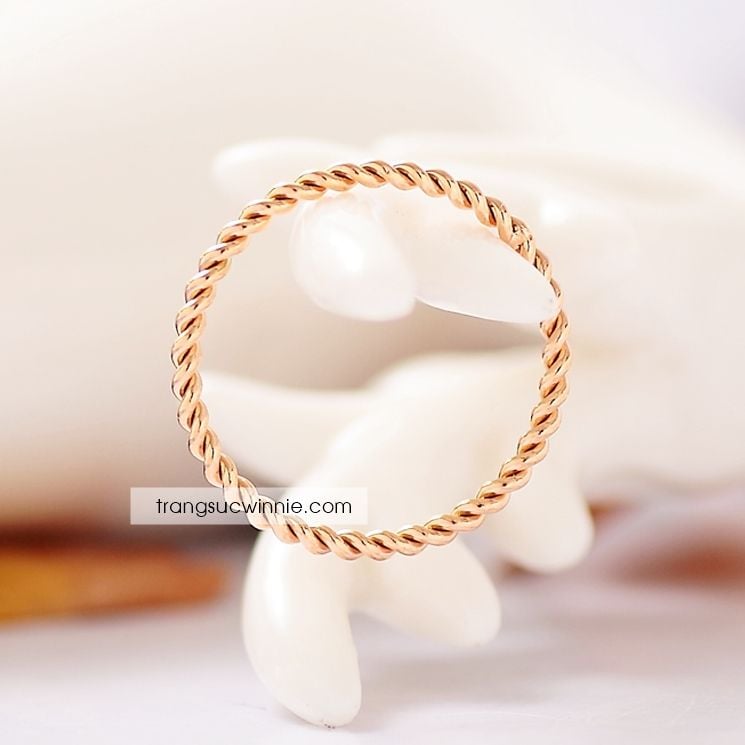  Nhẫn titan Tiny Twist 