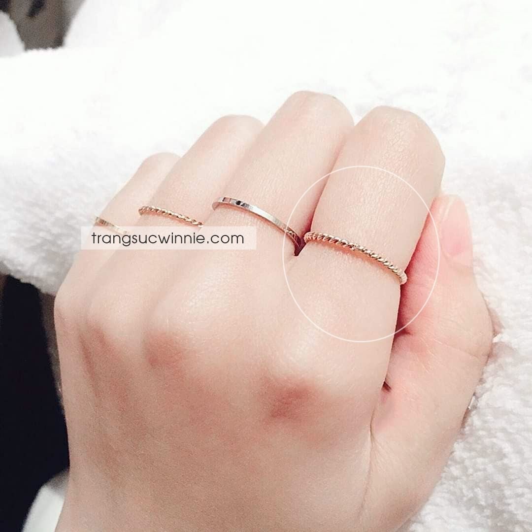  Nhẫn titan Tiny Twist 