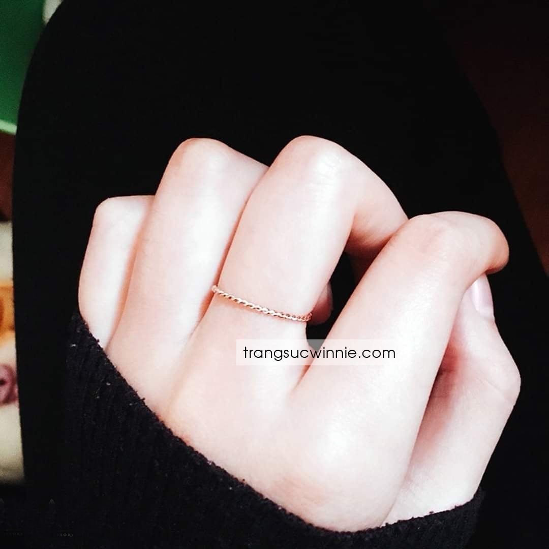  Nhẫn titan Tiny Twist 