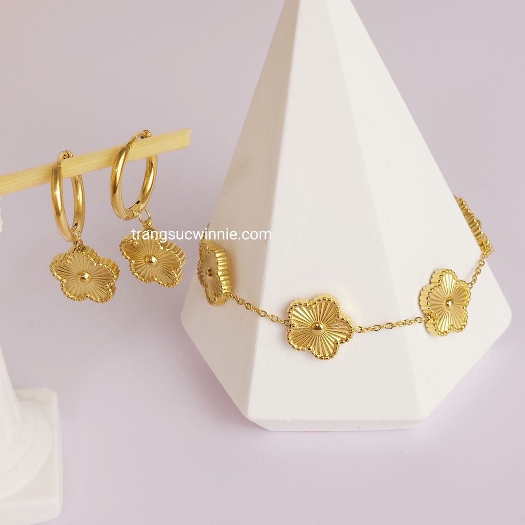  Hoa tai titan Ngũ Hoa 