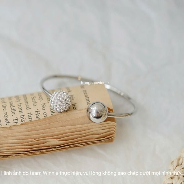  Vòng tay titan Charm B 