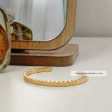  Vòng tay titan Crush Cuff 