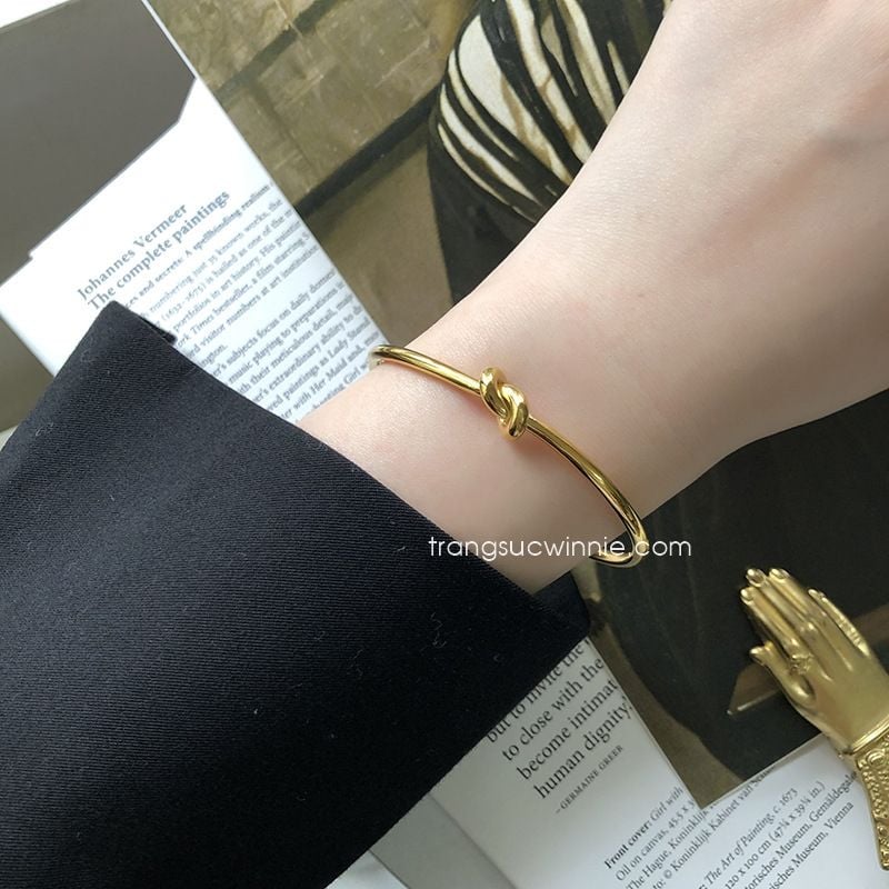  Vòng tay titan Knot 