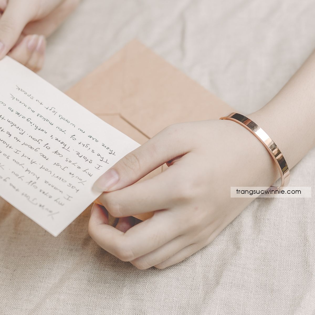  Vòng tay titan Simple 