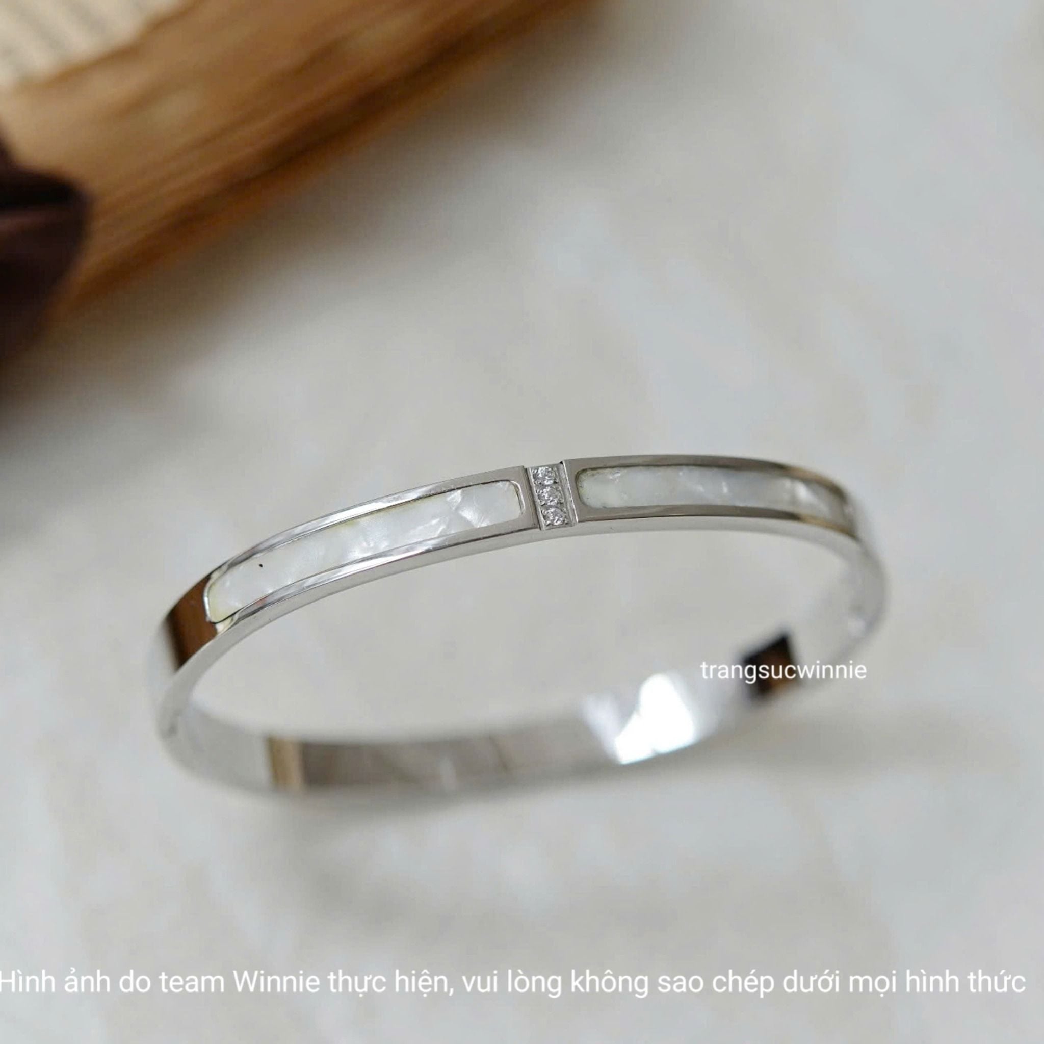  Vòng tay titan Xà Cừ 