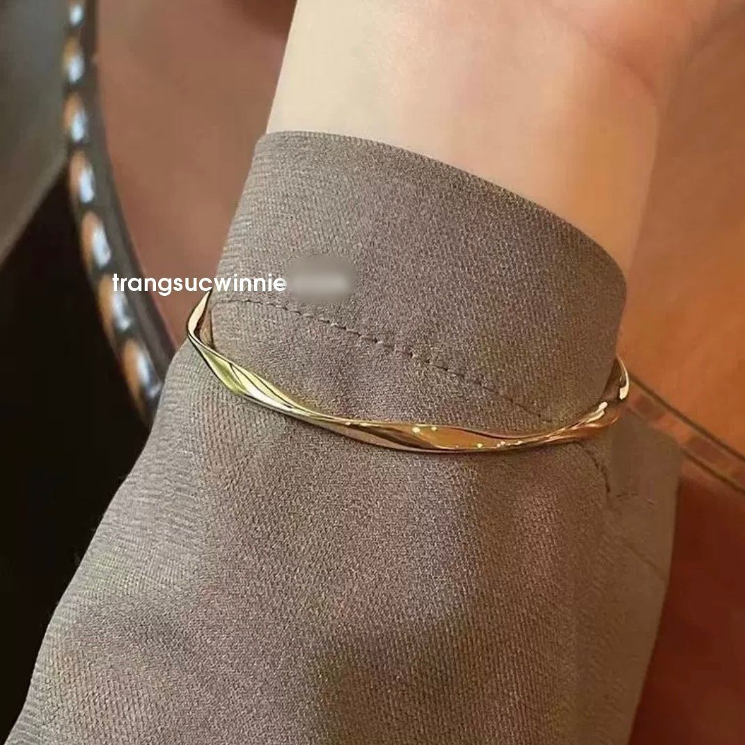  Vòng tay titan Xoắn VG 