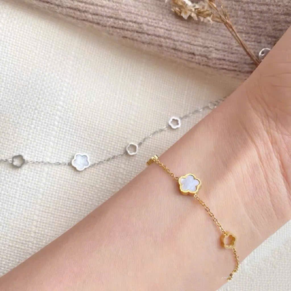  Lắc tay titan Hoa xà cừ 