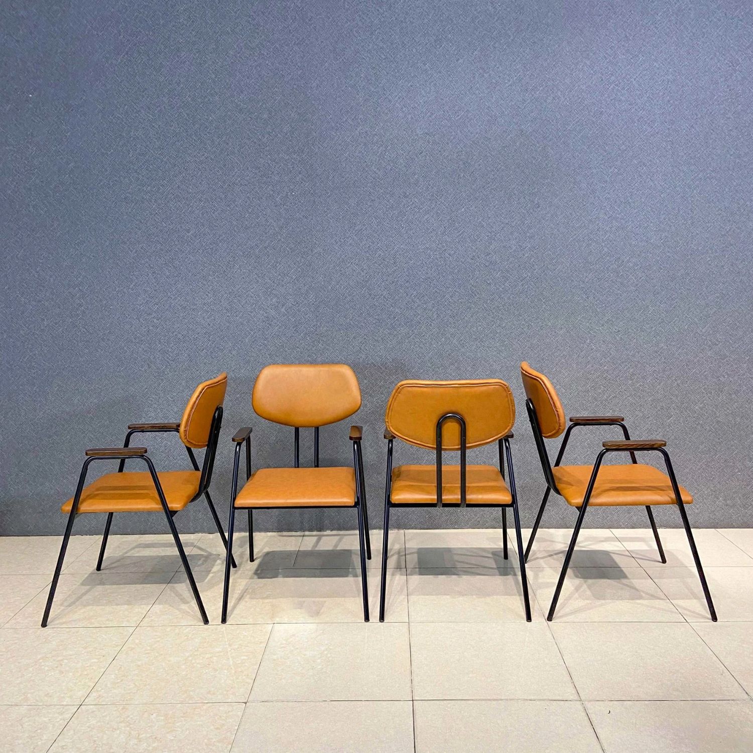 Ghế KAIRO Khung Sắt Mặt Nệm