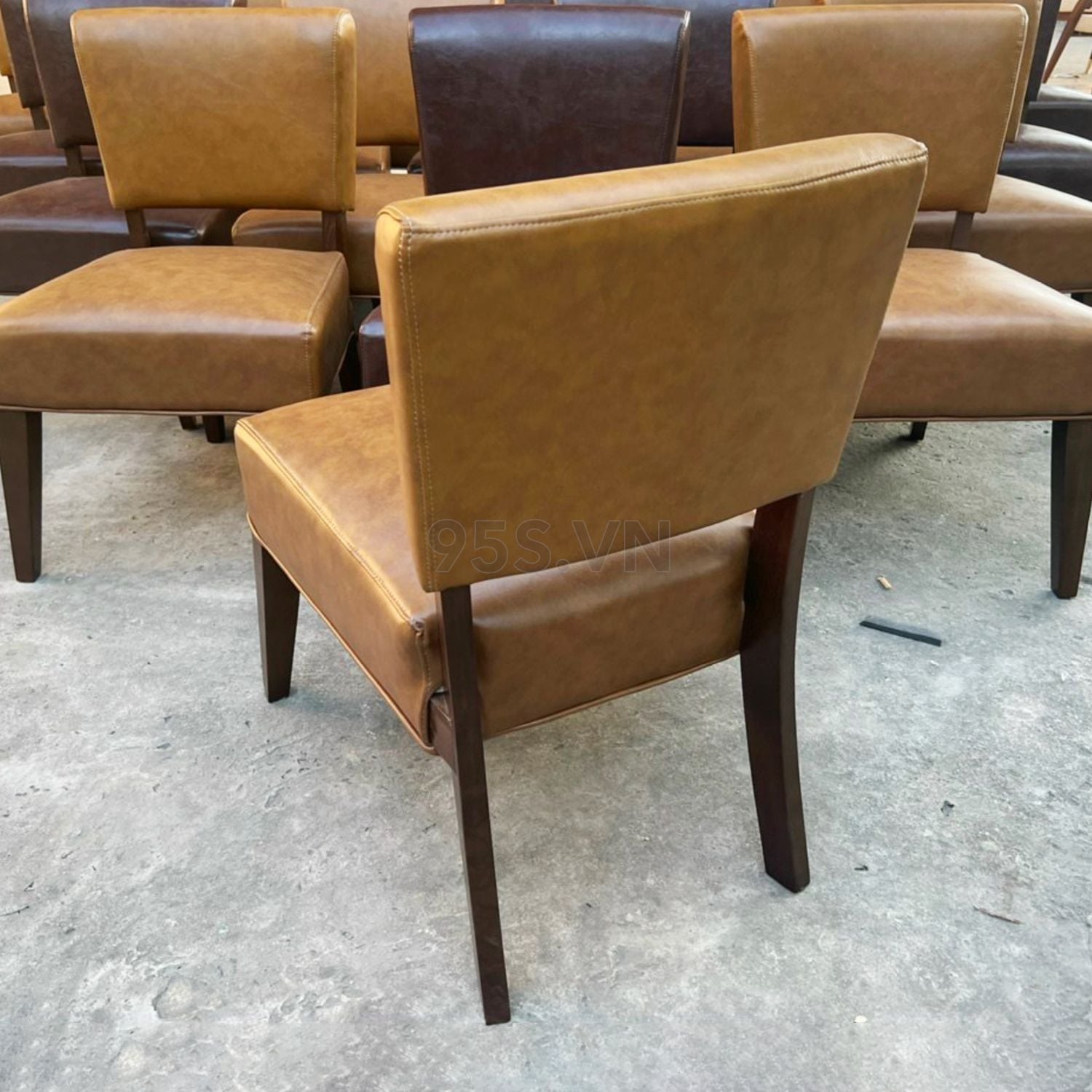 Ghế Cafe Highland Bọc Nệm