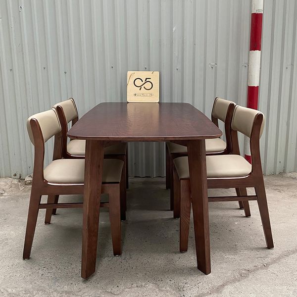 Bàn ăn Howard mặt gỗ đẹp hiện đại