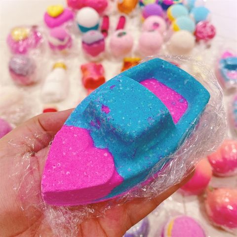 Bath Bomb LUSH - con tàu (150g)