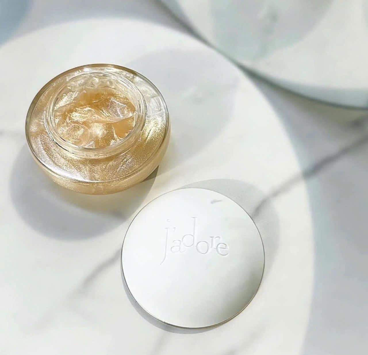 Dior j'adore Gelée d'Or 150ml ボディジェル Dior j'adore Gelée d'Or 150ml ボディジェル