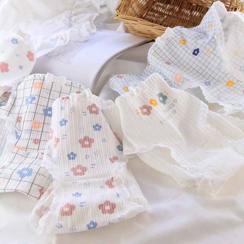 Quần lót cotton họa tiết viền ren P007