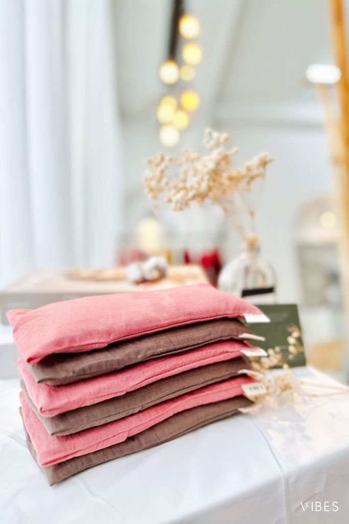 Gối chườm mắt thảo mộc