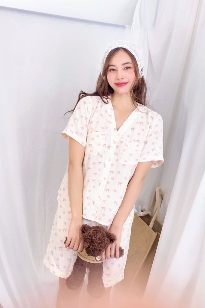 Pijama ngắn cổ V Vie Cream Py Set