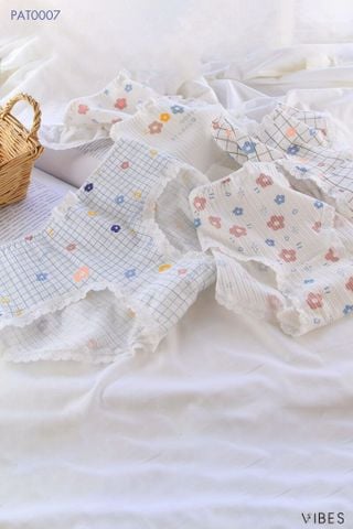 Quần lót cotton họa tiết viền ren P007