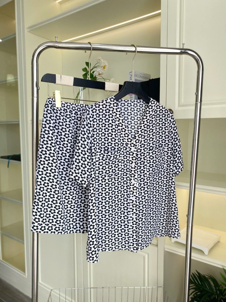 Pijama ngắn cổ V Vie Jet Py Set