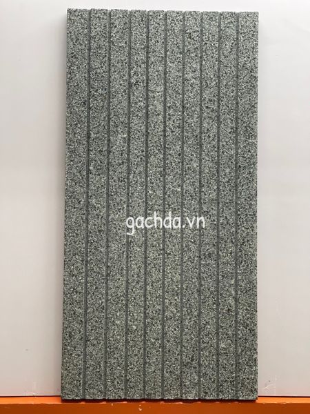 Đá lát sân Đen phú yên khò 30x60x1.8cm kẻ sọc