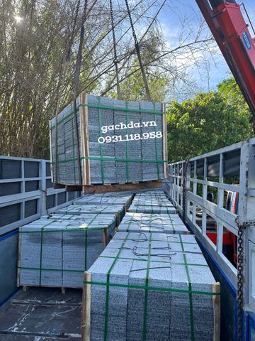 Đá lát sân vườn Trắng kem Hoàng Gia 30x60x1.8cm khò nhám