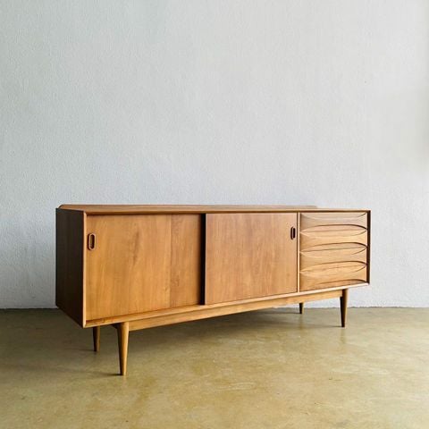 Kệ tivi KT79