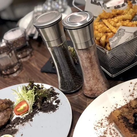 Lọ xay tiêu cầm tay nắp viền inox 304 lọ thủy tinh Hobby home decor XT2