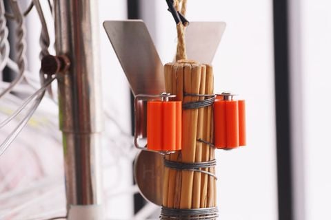 Móc giữ cán chổi lau nhà ô dù dán tường inox 304 Hobby home decor C1T