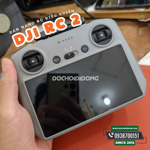dan-bao-ve-man-hinh-bo-dieu-khien-dji-rc-2-tang-cuong-luc-chong-vo-nguyen-lieu-nhua-nano-cao-cap