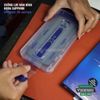 mieng-dan-cuong-luc-man-hinh-iphone-16-15-17-pro-max-14-pro-max-14-14-plus-hoda-sapphire-voi-khung-dan-chong-bui