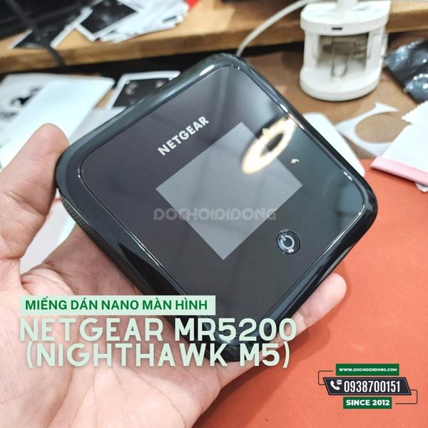 dan-bao-ve-man-hinh-bo-phat-wifi-5g-netgear-mr5200-nighthawk-m5-tang-cuong-luc-chong-vo-nguyen-lieu-nhua-nano-cao-cap