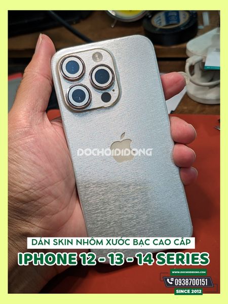 mieng-dan-skin-nhom-xuoc-bac-cho-mat-lung-iphone-12-12-pro-12-pro-max-13-13-pro-13-pro-max-14-14-plus-14-pro-14-pro-max