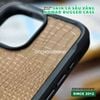 mieng-dan-skin-gia-da-ca-sau-vang-op-lung-nomad-rugged-case-cho-iphone-16-pro-max