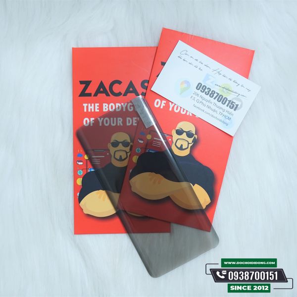 dan-cuong-luc-chong-nhin-trom-oneplus-7-pro-zacase-uv-cao-cap