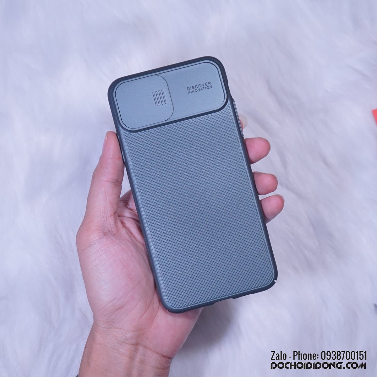 Ốp lưng trượt che camera iPhone 11 Pro Max Nillkin