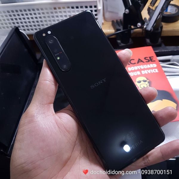 mieng-dan-ppf-rock-sony-xperia-1-mark-2-trong-nham-doi-mau-cao-cap