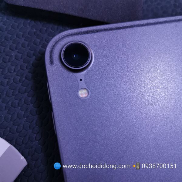 mieng-dan-lung-nham-trong-ipad-pro-11-inch-2018