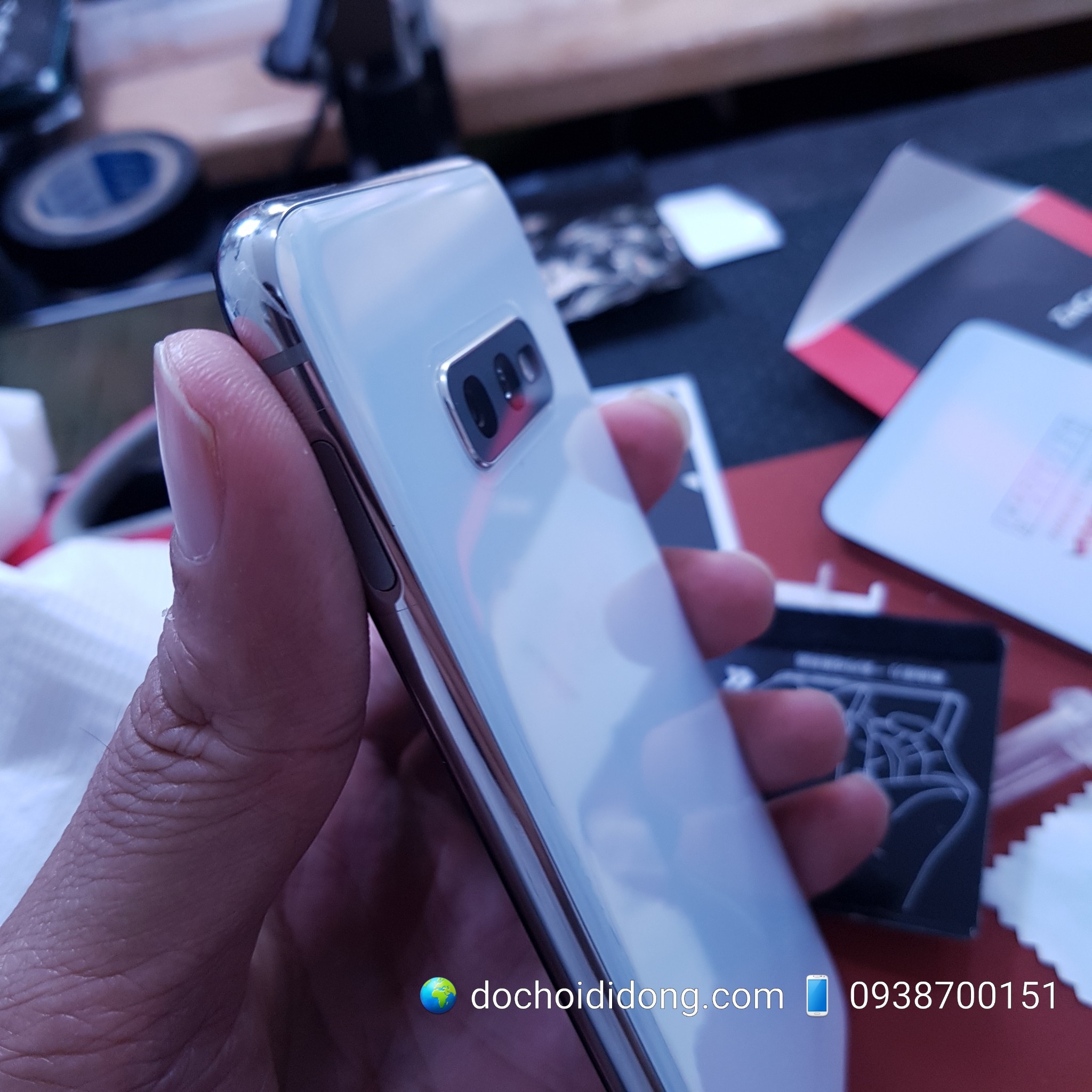 Miếng dán full lưng Samsung S10e Aurora đổi màu