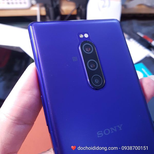 mieng-dan-ppf-rock-sony-xperia-1-trong-nham-doi-mau-cao-cap