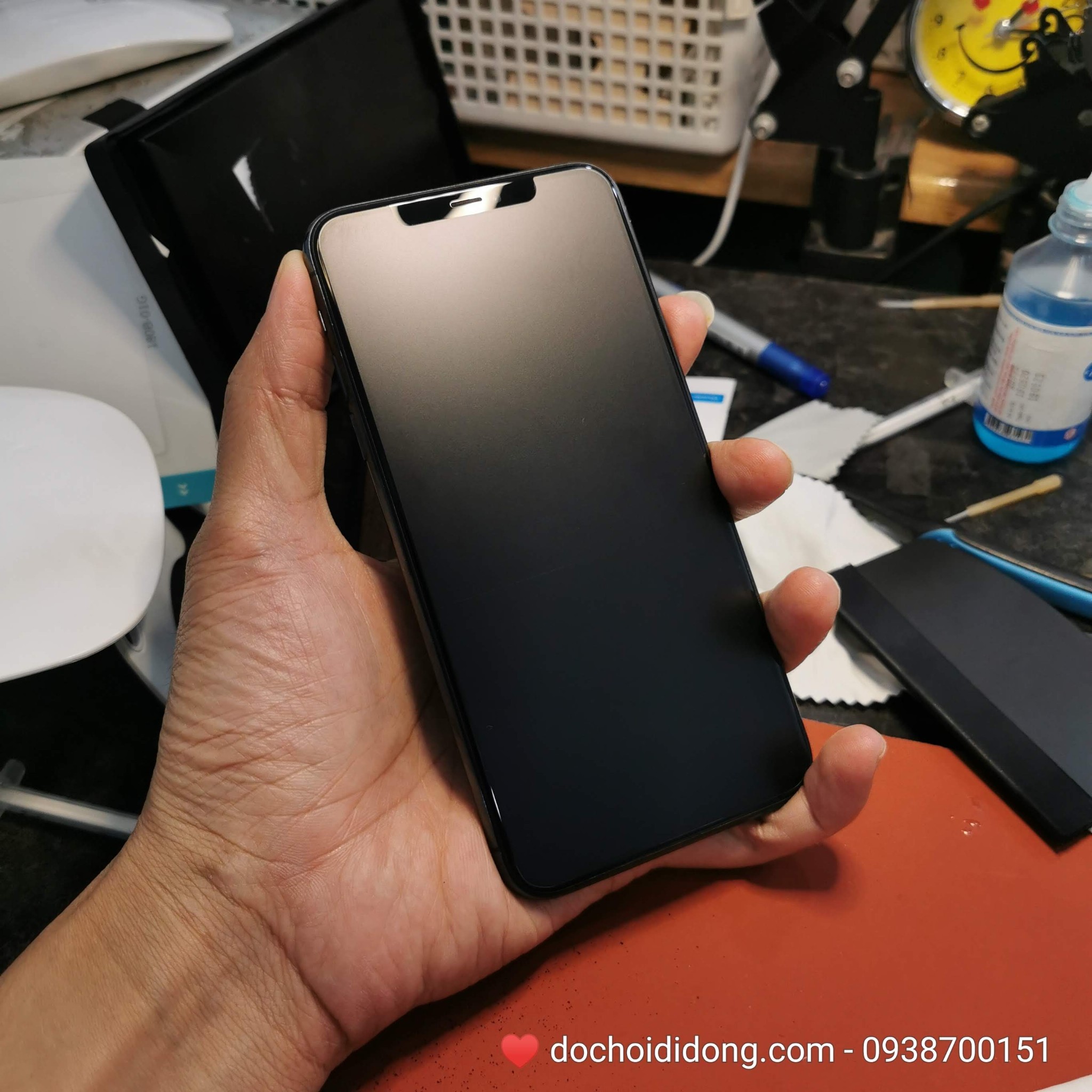 Miếng dán PPF Rock iPhone 11 Pro Max trong, nhám, đổi màu cao cấp