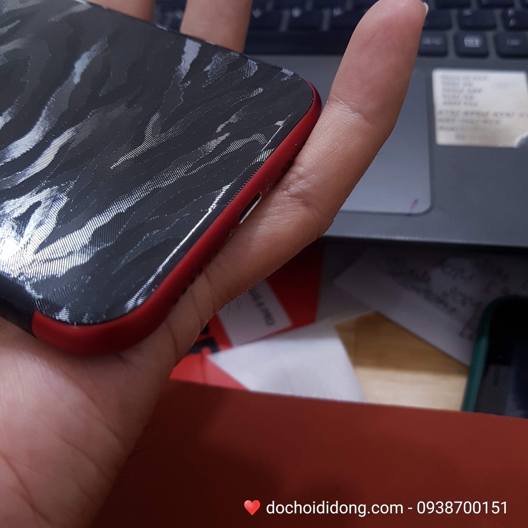 Miếng dán PPF Rock IPhone XR trong, nhám, đổi màu cao cấp