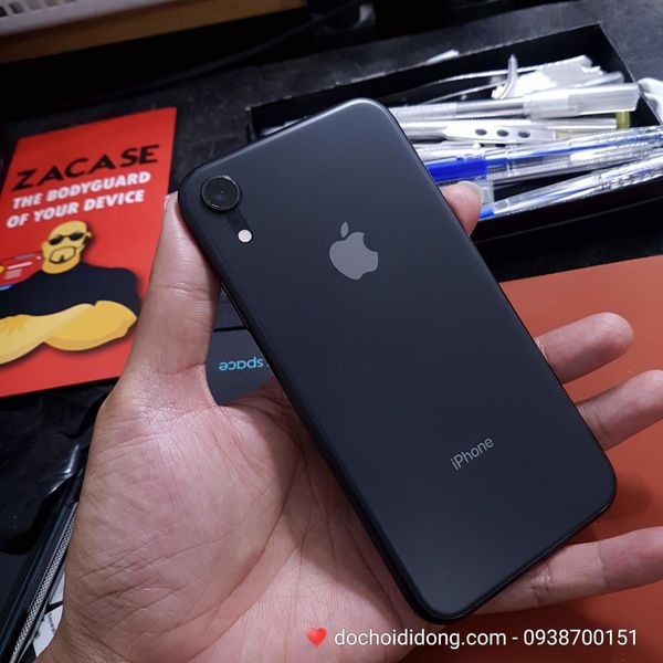 mieng-dan-ppf-rock-iphone-xr-trong-nham-doi-mau-cao-cap