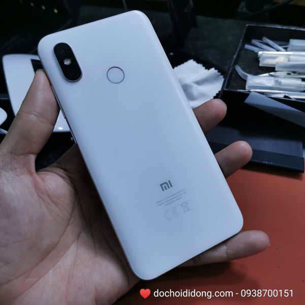 mieng-dan-ppf-rock-xiaomi-mi-8-trong-nham-doi-mau-cao-cap