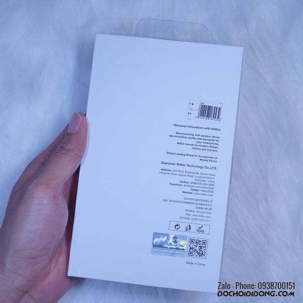 Ốp lưng iPhone 11 Pro Max Nillkin Carbon