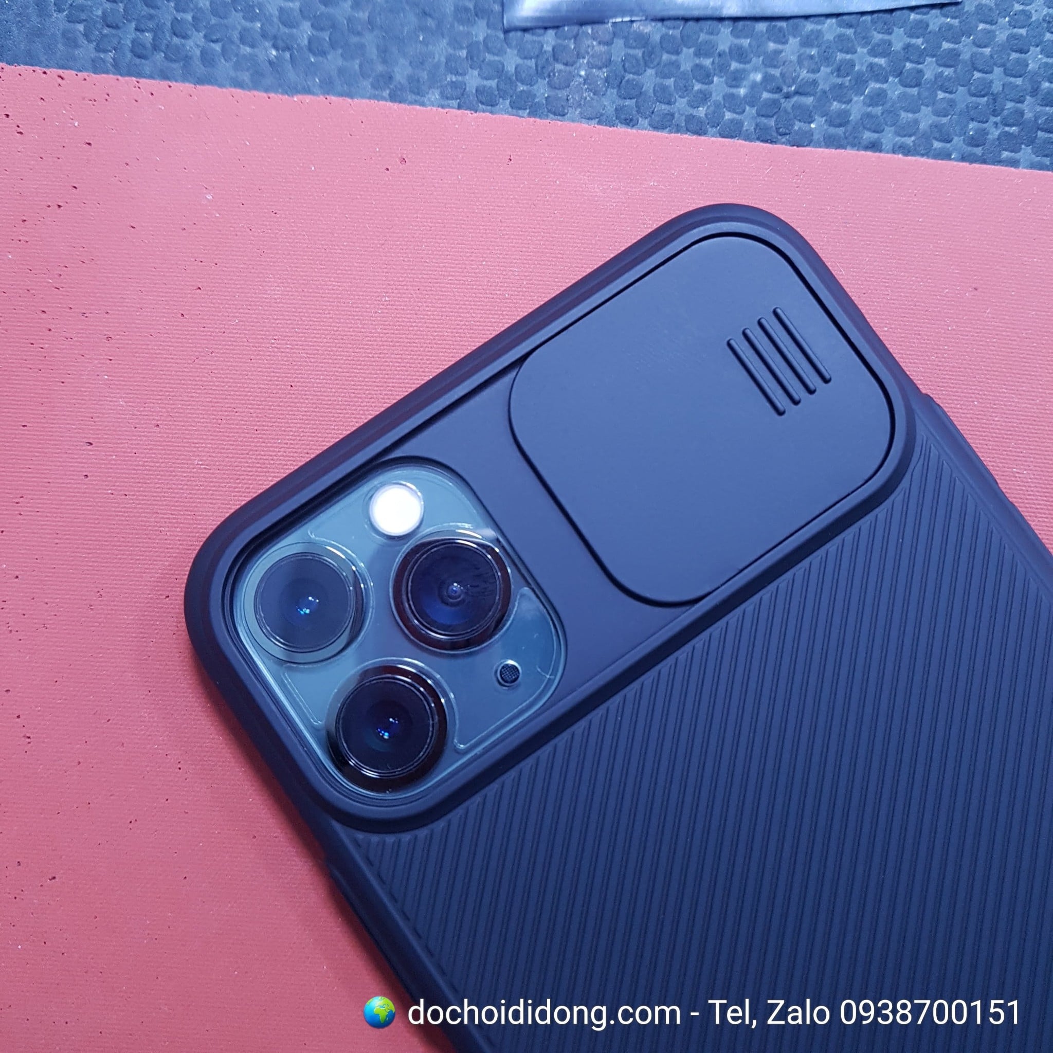 Ốp lưng trượt che camera iPhone 11 Pro Max Nillkin