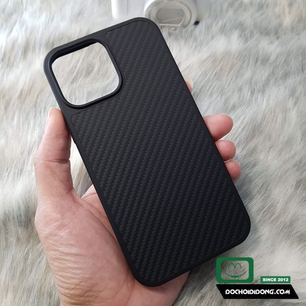 op-lung-iphone-13-pro-max-nillkin-carbon
