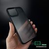op-lung-iphone-13-pro-max-likgus-carbon