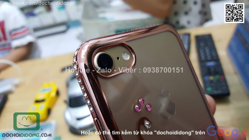 Ốp lưng iPhone 8 đính đá hình con công