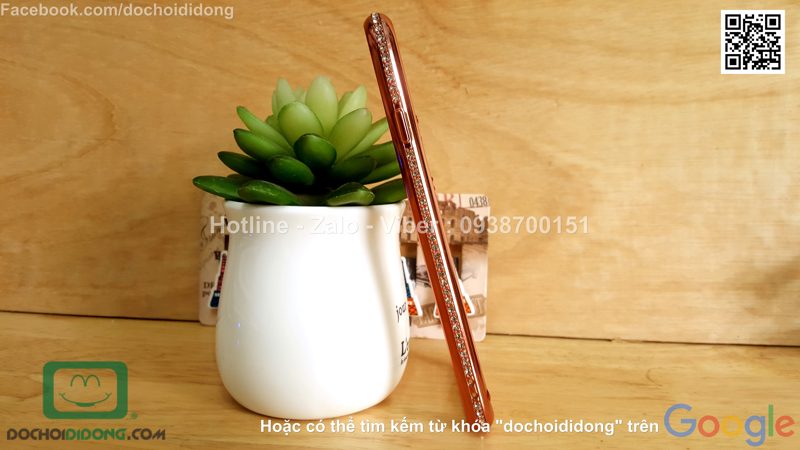 Ốp lưng iPhone 7 đính đá hình con công