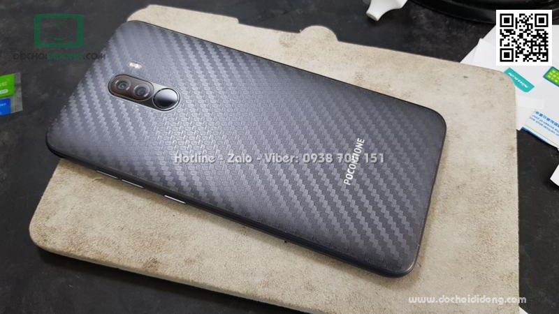 Miếng dán mặt lưng Xiaomi Pocophone F1 vân carbon