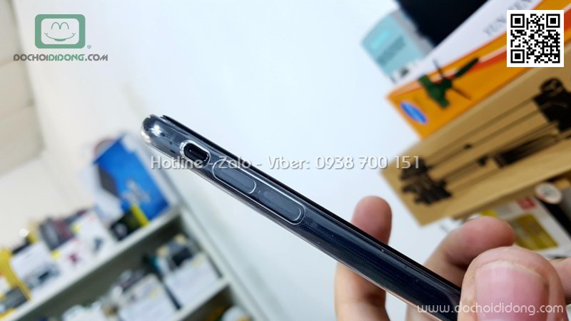 Ốp lưng iPhone X XS Zacase dẻo trong có nắp đậy cống sạc